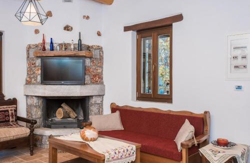 Aradena House | ARADENA TRADITIONAL House 4