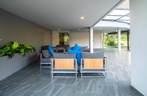 Karon Apartment | Ark102 -Stylish apartment with direct pool access