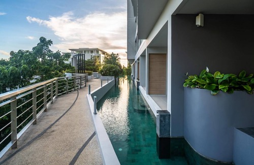 Karon Apartment | Ark102 -Stylish apartment with direct pool access