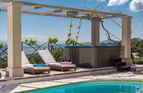 Skinaria Villa | Armos Stone Villa - 3 Bedroom Villa with Private Pool