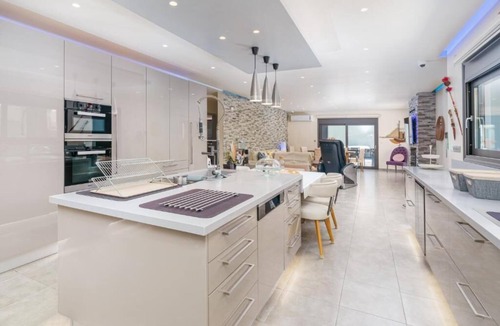 Spata-Artemida Villa | Arsiola 3 Bedroom House - 150m from the Beach