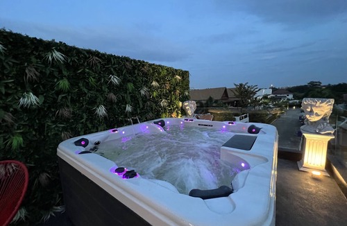 South Pattaya Villa | Art Pool Villa
