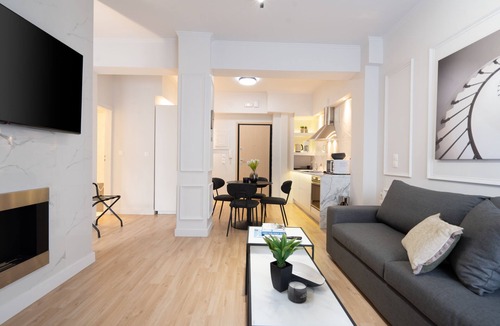 Filopappou Apartment | Artsy Loft in the heart of Koukaki