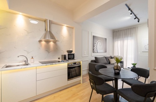 Filopappou Apartment | Artsy Loft in the heart of Koukaki