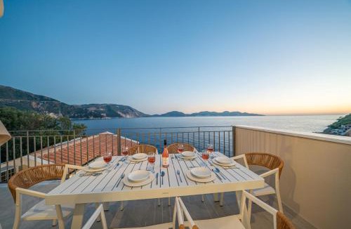 Frourion Apartment | Assos Rockshore Villa by the sea