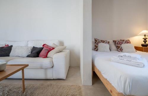 Kerameikos Apartment | Astrid