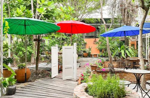 Sam Phran Bed & Breakfast | At home