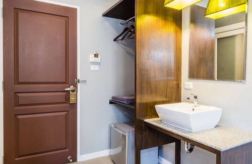Bangkok City Centre Hostel | At Hua Lamphong Hotel - Hostel