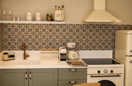 Kefalos House | Athena Collection