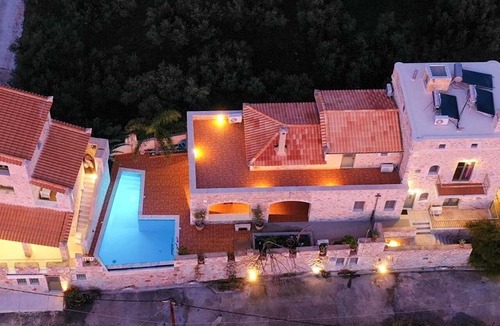Lefktron Apartment | Athena – Romantic Sea-View Studio in the Peloponnese