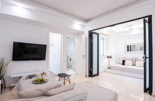 Filopappou Apartment | Athens! Didems Hideaway!