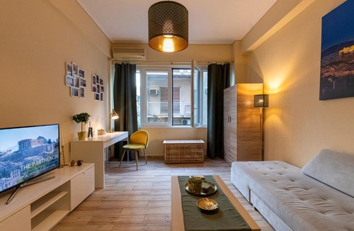 Plaka Apartment | Athens Luxury House