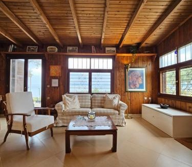 Ouranoupoli House | Athos SEAgull wagon