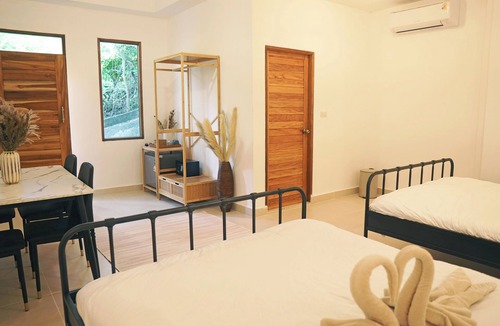 Thong Sala Hotel | Aura Koh Tao