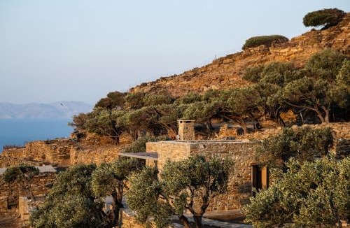 Exomvourgo House | Avdos' olive house - land tales