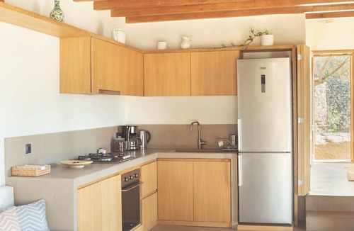 Exomvourgo House | Avdos Olive House · off-grid Cycladic retreat