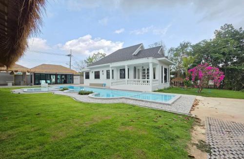 Huai Yai Villa | Avico Pool Villa Pattaya