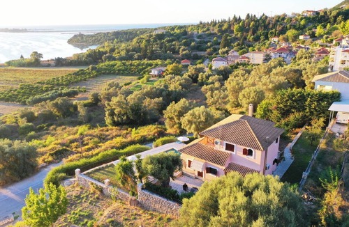 Spanokhorion Villa | AVLEMONAS Nature Retreat View to Lefkada