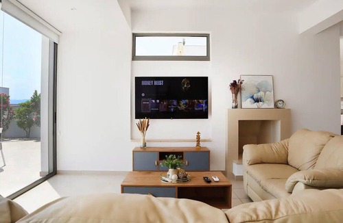 Miliou House | Awesome home in Neo Chorio