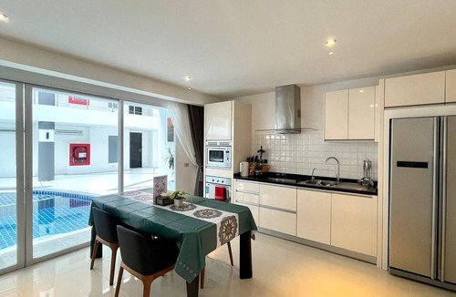 Karon Apartment | B12 - 2 Bedroom Serviced Apt with Pool Access, Karon Beach