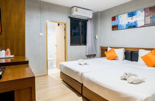 Chiang Rai Hotel | B2 Chiang Rai Night Bazaar Boutique & Budget Hotel