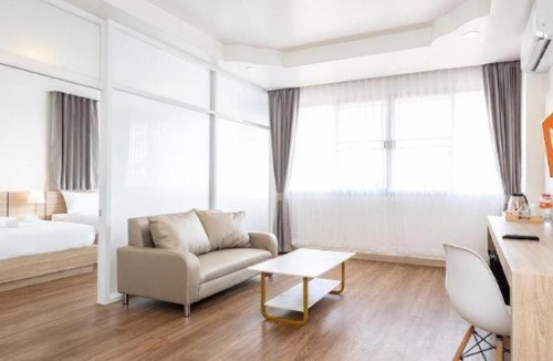 Phitsanulok Hotel | B2 Phitsanulok Boutique & Budget Hotel