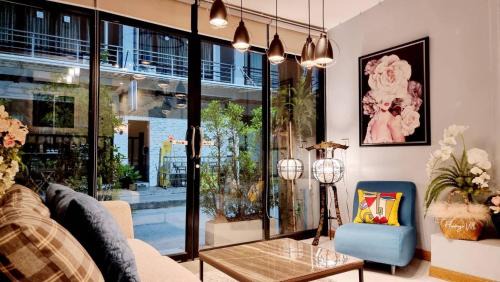 Rayong House | Baan Bua Talay