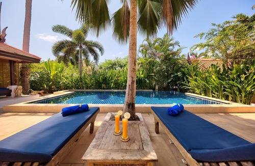 Hua Thanon Villa | Baan Buaa 3-bed Beachside Villa