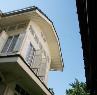 Wat Bowon Niwet Hostel | Baan Dinso
