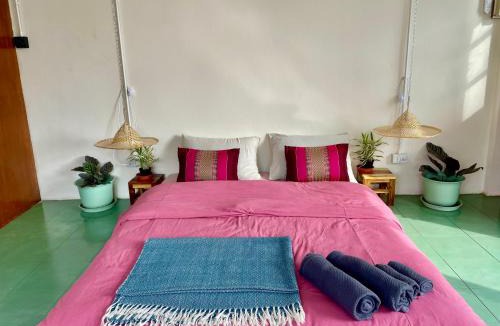 Talat Noi Hostel | Baan KhaoSoi - Private room in a rooftop hostel 4th floor