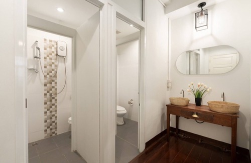 Maha Phruttharam House | Baan La-Or Heritage Suite