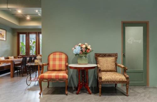 Maha Phruttharam Hostel | Baan La-Or Heritage Suite