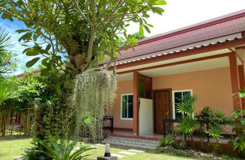 Ko Lanta Hostel | Baan Longhaad