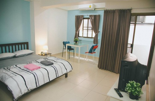 Bang Phut Hotel | Baan Romdee