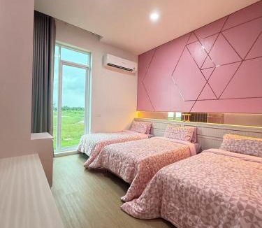 Ongkharak House | Baan Suan Lung Mun
