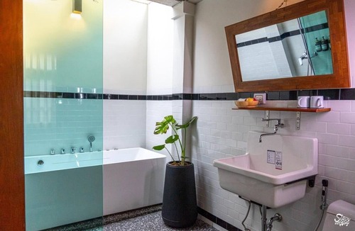 Bang Kobua Hotel | Baanrongmai Canal Front Homestay