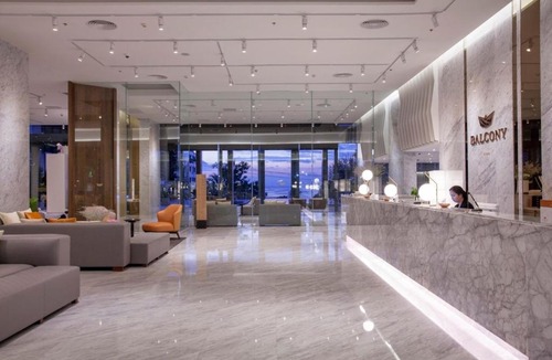 Si Racha Apartment | Balcony Seaside Sriracha Hotel & Serviced Apartments