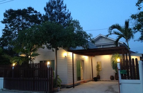 Hat Chao Samran House | Ban Pak Pon