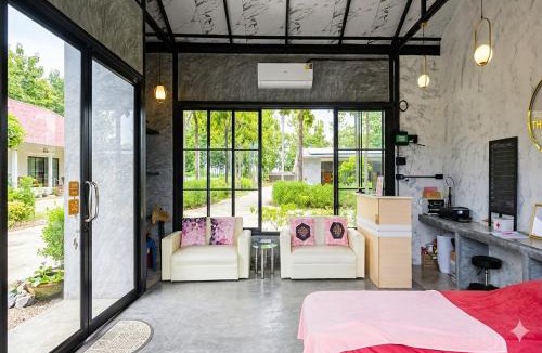 Khlong Lan Hotel | Ban Tew Kao