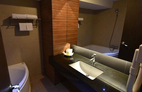 Thanon Phetchaburi Hotel | Bangkok City Hotel