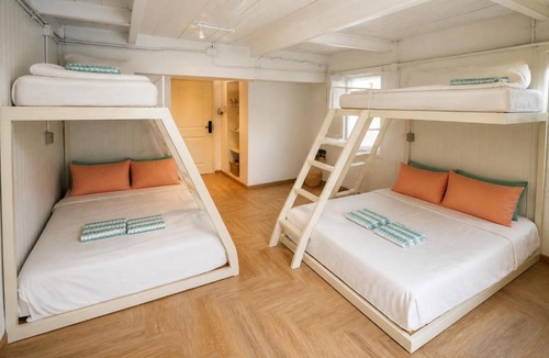 Chana Songkhram Hotel | Bangkok Group Bunk Hotel Khaosan