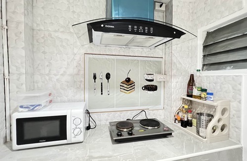 Ban Chang Lo House | Bangkok Private–Cheerful–WFH 4 bedrooms + Parking