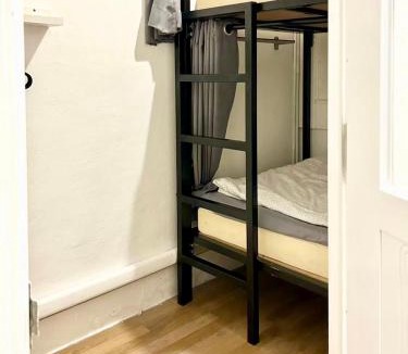 Khlong San Hostel | Bangkok Sanookdee Hostel