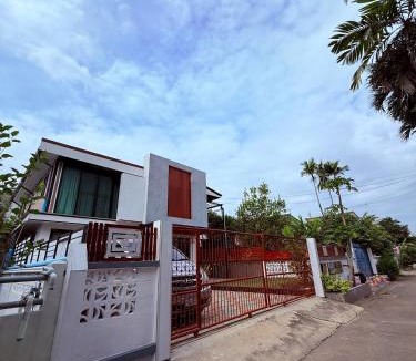 Dok Mai Hotel | Bangna Suvarnabhumi Guest House
