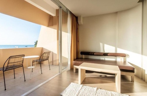 Saen Suk Hotel | Bangsaen Villa