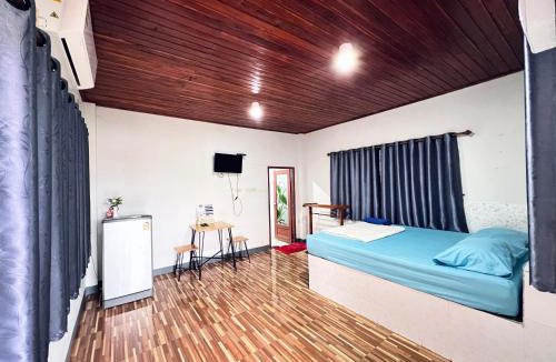 Dok Khamtai House | Banromsak resort - บ้านร่มสักรีสอร์ต