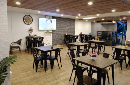 Bang Kra So Hotel | Bansuay Phra Nang Klao Near MRT Phra Nang Klao Bridge