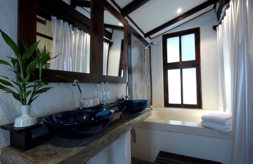 Thapae Hotel | Banthai Village