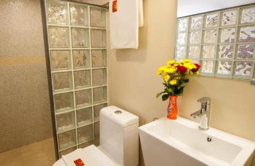 Daun Penh Hotel | Bar Oz Riverside Guesthouse