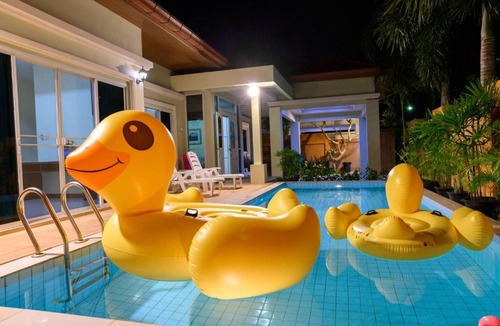 Central Pattaya Villa | Baronial Pool Villas